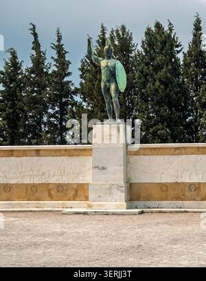 Thermopyles, Grèce - 23 juillet 2024 : le Mémorial de Léonidas et des 300 Spartiates dans Thermopyles est un hommage poignant à la bravoure d'un ancien f Banque D'Images