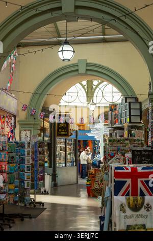Bath Guildhall Indoor Market le plus ancien centre commercial de la ville, Bath, Angleterre Banque D'Images