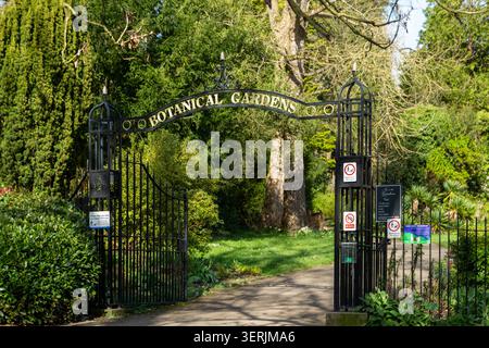 L'entrée des jardins botaniques situés dans le Royal Victoria Park à Bath, Angleterre Banque D'Images
