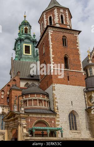 Château royal et cathédrale de Wawel à Cracovie, Pologne. Banque D'Images