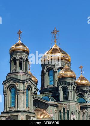 Temple principal des forces armées de la Fédération de Russie, situé dans Patriot Park contre ciel bleu clair. Copier l'espace. Banque D'Images