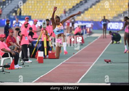 DOHA, QATAR – 19 juin 2026 : les athlètes participent au triple saut féminin lors du Mazraty Doha Meeting 2026 au Qatar Sports Club. Banque D'Images