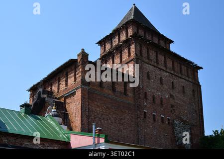 Vue de la tour Pyatnitsky Gate du Kremlin de Kolomna depuis la cour intérieure, Kolomna. Russie Banque D'Images