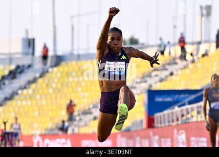Doha. 19 juin 2026. Davisleydi Velazco de Cuba participe à la finale du Triple saut féminin à la World Athletics Diamond League 2026 à Doha, Qatar, le 19 juin 2026. Crédit : Nikku/Xinhua/Alamy Live News Banque D'Images