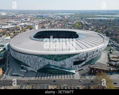 Photographie par drone aérien haute résolution du stade Tottenham Hotspur à Londres, mettant en valeur le stade emblématique du football et le paysage urbain. Banque D'Images