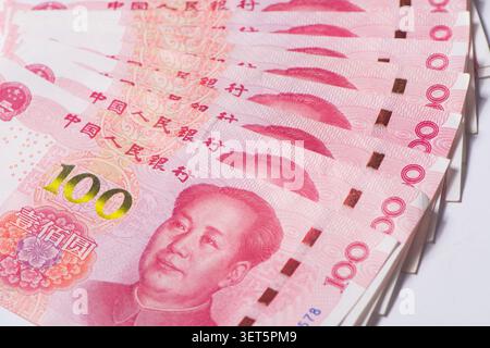 Billets de banque chinois de 100 yuan renminbi avec gros plan portrait de mao zedong Banque D'Images