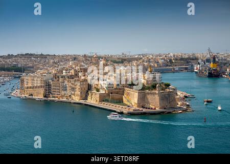 Malte, la Valette, vue surélevée sur Senglea et quais à travers Grand Port depuis Upper Barrakka Gardens Banque D'Images