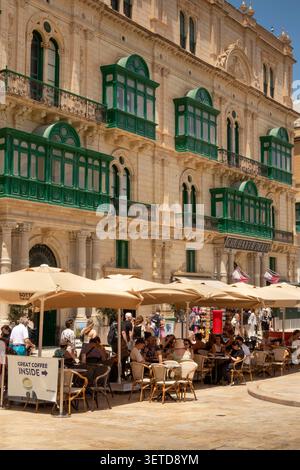 Malte, la Valette, City Gate, Republic Street, Triq IR-Repubblika, Palazzo Ferreria, bâtiment historique du C19ème palais en face du parlement Banque D'Images