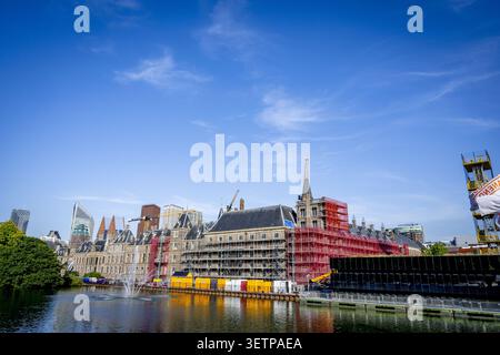 LA HAYE - rénovation du Binnenhof à la Haye. Le Binnenhof est en rénovation depuis le 1er octobre 2021. L'objectif est de rendre les bâtiments abritant les première et deuxième chambres, entre autres, à l'épreuve du temps. La rénovation du Binnenhof à la Haye devient de nouveau plus coûteuse. ROBIN UTRECHT /anp pays-bas Out - belgique Out Banque D'Images