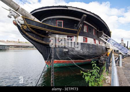 Juin 2026, Dundee, Écosse : le HMS Unicorn, construit comme une frégate de 46 canons en 1824, amarré au front de mer de Dundee, l'un des six plus anciens navires du monde. Banque D'Images