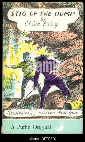 1960s Mid Century Livre de poche vintage couverture, Stig of the Dump par Clive King, illustré par Edward Ardizzone, publié pour la première fois en 1963, Royaume-Uni Banque D'Images