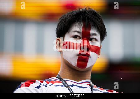 Un fan de l'Angleterre au visage peint regarde avant la Coupe du monde de la FIFA 2026 Groupe l match de football entre l'Angleterre et le Ghana. Le match a mis fin à 0-0 égalité. Banque D'Images