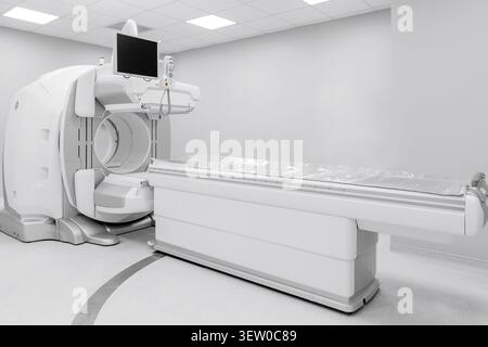 Centre de radiologie hospitalier moderne équipé d'un scanner TDM, IRM ou TEP de haute technologie. Imagerie de médecine nucléaire avancée, résonance magnétique et scintigraphie. Banque D'Images