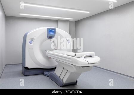 Centre de radiologie hospitalier moderne équipé d'un scanner TDM, IRM ou TEP de haute technologie. Imagerie de médecine nucléaire avancée, résonance magnétique et scintigraphie. Banque D'Images