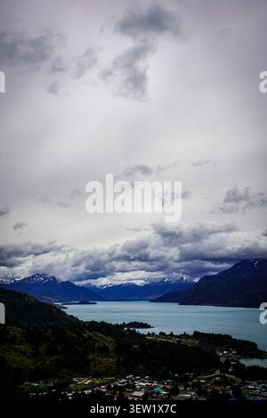 Vue de Puerto Río Tranquilo et du lac General Carrera, Patagonie, Chili Banque D'Images