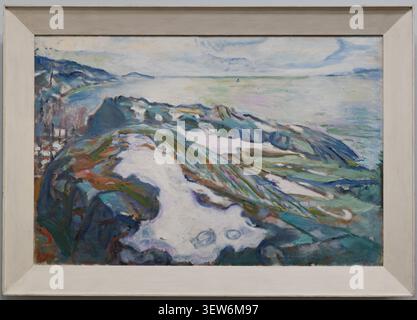 Tirage encadré du paysage d'hiver 1915 par Edvard Munch au Musée Albertina de Vienne. La peinture représente une scène côtière sereine enneigée à N. Banque D'Images