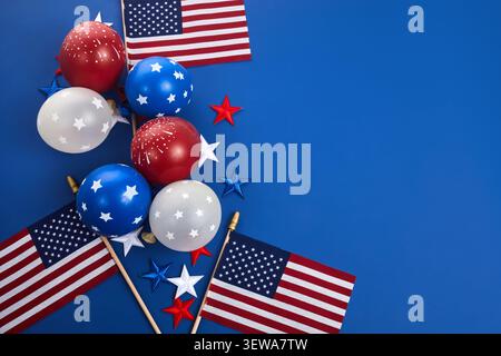 Drapeau américain et ballons patriotiques célébrant le 4 juillet Banque D'Images
