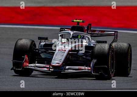 Spielberg, Austria. 26th June, 2026. 6/26/2026 - (87) Oliver Bearman (GBR) - TGR Haas F1 Team during the Practice 1 of Formula 1 Rolex Austrian Grand Prix 2026 at Red Bull Ring in Spielberg, Austria. Round 10 of the 2026 FIA Formula One World Championship, held June 26-28, 2026. The Red Bull Ring in Spielberg, set amid the scenic hills of Styria, is one of the shorter circuits on the calendar yet delivers intense wheel-to-wheel racing. (Photo by Alessio De Marco/Sipa USA) Credit: Sipa USA/Alamy Live News Banque D'Images