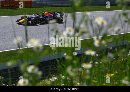 SPIELBERG, AUSTRIA - JUNE 26: Max Verstappen of the Netherlands driving the (3) Oracle Red Bull Racing RB22 during practice ahead of the F1 Lenovo Austrian Grand Prix at the Red Bull Ring Circuit on June 26, 2026 in Spielberg, Austria.(Photo by Vince Mignott/Alamy Live News) Banque D'Images