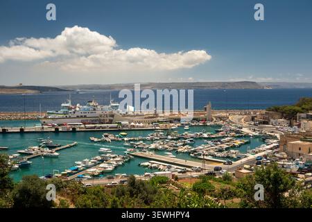 Malte, Gozo, Mgarr, vue surélevée sur le port Banque D'Images