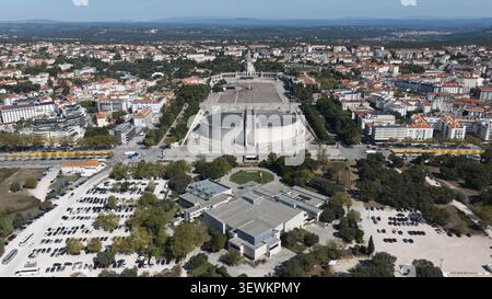 Fatima, Santarem, Portugal - 25 juin 2026 : vue aérienne du Sanctuaire de notre-Dame de Fatima, avec la Basilique de la très Sainte Trinité et le Banque D'Images