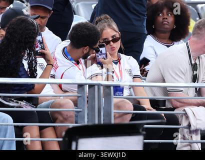 New Jersey, États-Unis. 27 juin 2026. Parents lors de la Coupe du monde de la FIFA 2026 Groupe l match de football entre le Panama et l'Angleterre au New York New Jersey Stadium le 27 juin 2026 à East Rutherford, NJ, États-Unis. Photo de Charles Guerin/ABACAPRESS.COM crédit : Abaca Press/Alamy Live News Banque D'Images