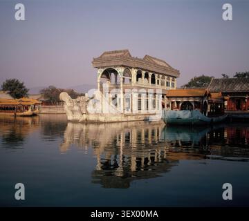 Chine. Pékin. Palais d'été. Bateau en marbre. Banque D'Images