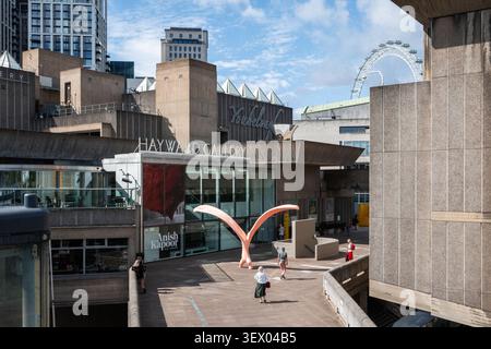 Galerie Hayward, vue extérieure. Une galerie d'art dans le Southbank Centre dans le centre de Londres, conçu dans un style architectural brutaliste. Banque D'Images
