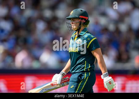 LONDRES, ROYAUME-UNI. Juin 28 : Georgia Voll d'Australie quitte le terrain après avoir été licencié lors de la Coupe du monde féminine T20 2026 de l'ICC, Inde contre Australie au Lord's Cricket Ground le dimanche 28 juin 2026 à LONDRES, au ROYAUME-UNI. Crédit : Taka Wu/Alamy Live News Banque D'Images