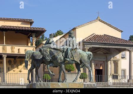 Statue équestre de Garibaldi et Vittorio Emanuele II sur la Piazza Mino da Fiesole, Toscane, Italie Banque D'Images
