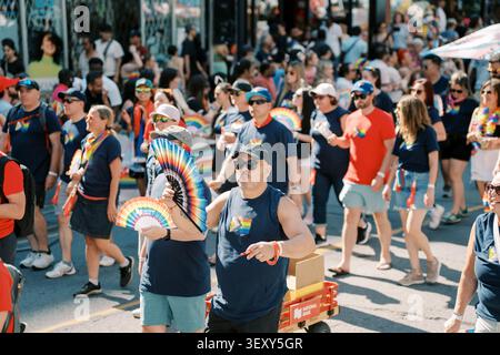 Toronto, Canada - 29 juin 2025 : supporters acclamant les fans de l'arc-en-ciel Banque D'Images