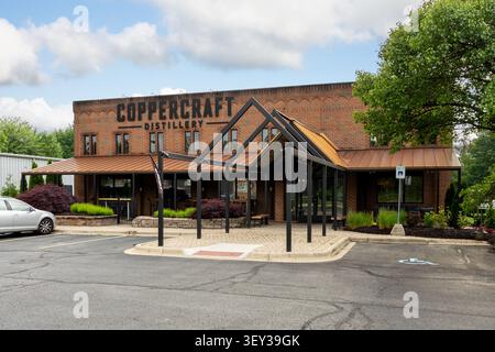 Coppercraft Distillery est un petit distillateur d'alcool qui crée du whisky artisanal, du gin et de la vodka avec des emplacements en Hollande et à Saugatuck. Banque D'Images