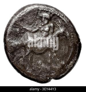 Une pièce de tetradrachm de Mendé, Macédoine, une pièce d'argent grecque antique, datée d'environ 460 av. J.-C., provenant d'un ancien atelier de menthe. Banque D'Images
