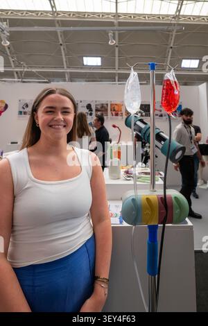 Londres, Royaume-Uni, 1er juillet 2026, New designers ouvre ses portes le 1er juillet présentant le design des diplômés de diverses universités. Défendant l'avenir du design, il se déroule jusqu'au 4 juillet au London Design Centre à Islington, Londres. Photo du travail de Freya Wilcox, École de l'ADBE à NTU @freyawilcox design., Andrew Lalchan Photography/Alamy Live News Banque D'Images
