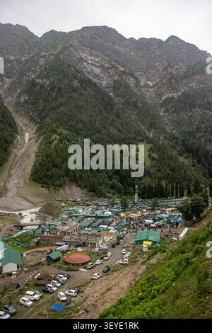 Baltal, Jammu-et-Cachemire, Inde. 3 juillet 2026. Vue d'un camp de base à Baltal près du sanctuaire de la grotte Holy Amarnath dans la région de Baltal à Sonamarg, à l'est de Srinagar, la capitale estivale du Cachemire indien. (Crédit image : © Umar Farooq/ZUMA Press Wire) USAGE ÉDITORIAL SEULEMENT ! Non destiné à UN USAGE commercial ! Banque D'Images