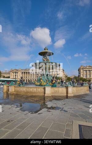 Fontaine place de la Concorde avec obélisque. Paris, France - 14 octobre 2025. Banque D'Images