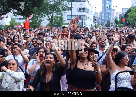 3 juillet 2026, Montréal, Ciudad de Mexico, Canada : les gens assistent au concert de Macario MartÃ­nez dans le cadre de la 46e édition du Festival International de Jazz de Montréal 2026. Le 3 juillet 2026 à Montréal, Canada. (Crédit image : © Horacio Zamora/eyepix via ZUMA Press Wire) USAGE ÉDITORIAL SEULEMENT ! Non destiné à UN USAGE commercial ! Banque D'Images