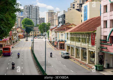 Vues sur Balestier Rd, y compris les maisons de terrasse d'avant-guerre, Balestier, Singapour Banque D'Images