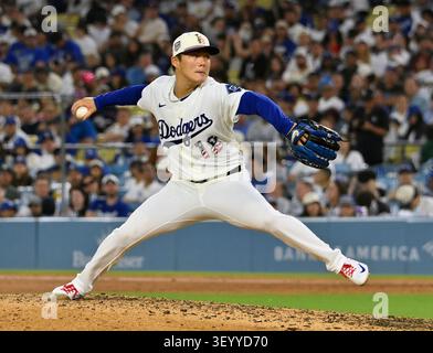 Los Angeles, United States. 04th July, 2026. Los Angeles Dodgers starting pitcher Yoshinobu Yamamoto winds up to deliver in the sixth inning against the San Diego Padres at Dodger Stadium in Los Angeles on Saturday, July 4, 2026. Photo by Jim Ruymen/UPI Credit: UPI/Alamy Live News Banque D'Images