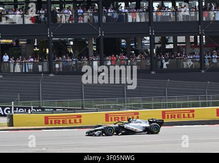 05 juillet 2026. Le premier virage au départ de la course, Lando Norris, McLaren, au Grand Prix de Grande-Bretagne Pirelli de formule 1 à Silverstone, Northamptonshire, Royaume-Uni. Banque D'Images