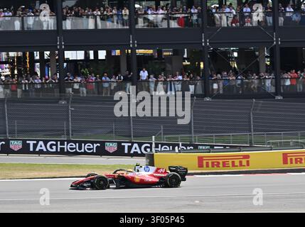 05 juillet 2026. Le premier virage au départ de la course, Lewis Hamilton, Ferrari, au Grand Prix de Grande-Bretagne Pirelli de formule 1 à Silverstone, Northamptonshire, Royaume-Uni. Banque D'Images