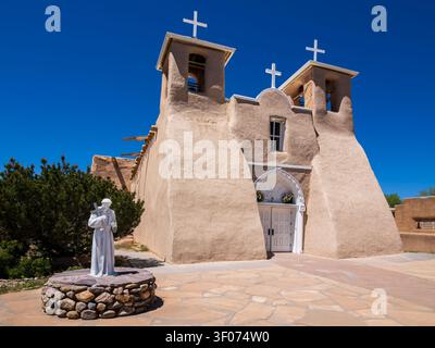 Une statue de San Francisco à l'église San Francisco de Asis à Rancho de Taos, Nouveau-Mexique de Asis église à Rancho de Taos Banque D'Images