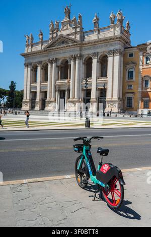 L'archibasilique Saint-Jean-de-Lateran, église cathédrale qui sert de siège ecclésiastique officiel du Pape, Rome, Italie Banque D'Images