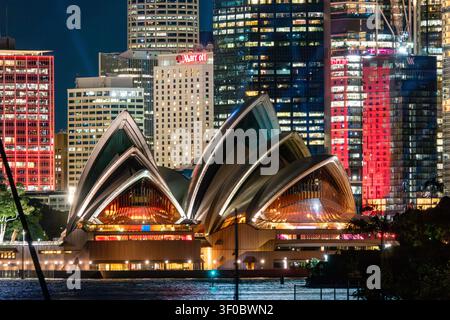 Nuit colorée sur le port de Sydney, Australie Banque D'Images