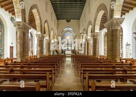 Intérieur de la cathédrale de Nardò, ou la basilique-cathédrale de l'Assomption de Marie, à Nardò, Pouilles, Italie, Europe Banque D'Images
