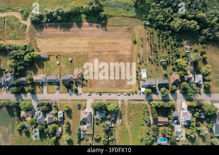 Vue aérienne du quartier suburbain de Fruitland Stoney Creek en Ontario et des terres agricoles Banque D'Images