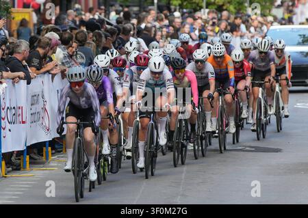 Vancouver, Canada. 8 juillet 2026. Les cyclistes participent à la course professionnelle féminine lors du Global Relay Gastown Grand Prix 2026 à Vancouver, Colombie-Britannique, Canada, le 8 juillet 2026. Crédit : Liang Sen/Xinhua/Alamy Live News Banque D'Images