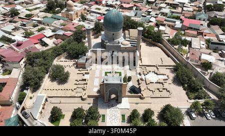 Le mausolée d'Amir Timur est situé à Samarcande. Le mausolée a été construit au XVe siècle. Une vue par drone des structures. Banque D'Images