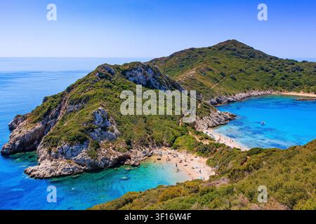 Corfou, Grèce. Vue aérienne de la plage de Porto Timoni. Banque D'Images