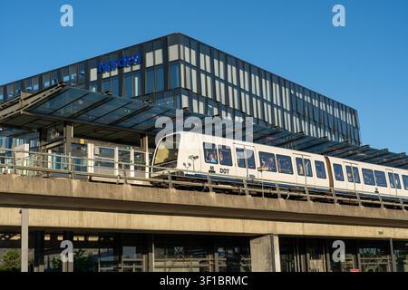 Copenhague, Danemark - 6 août 2024 : un métro stationné à la station de métro DR Byen Banque D'Images
